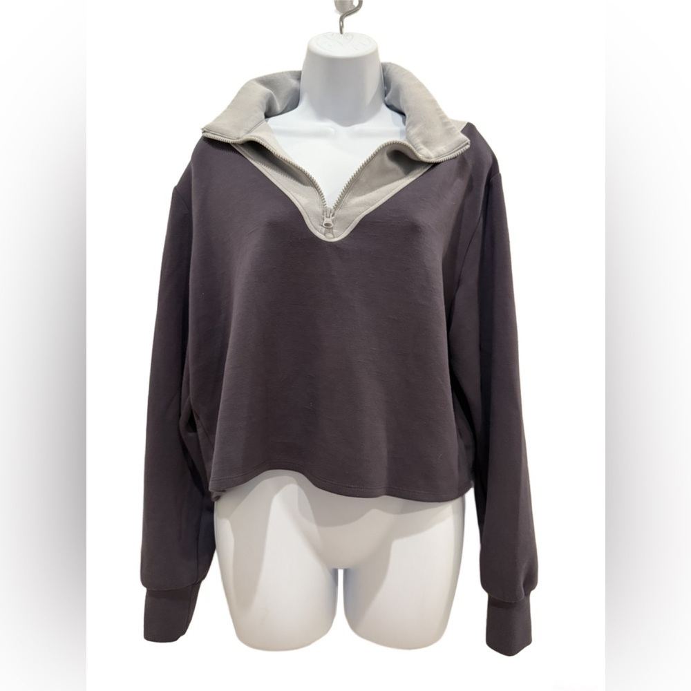 Sincerely Jules Two-Tone Zip-Up Crop Sweatshirt in Large